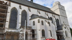 Kostel sv. Mořice má opět bílou fasádu