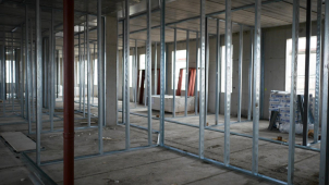 Stavba nové interny ve Šternberku pokračuje