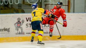 Hokejistům HC Olomouc se ve Varech nezadařilo