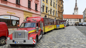 Turistický vláček opět jezdí v ulicích Olomouce
