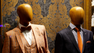 Neznámý vandal se vyřádil na figurínách v obchoďáku