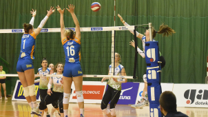 Boj volejbalistek VK UP o finále pokračuje
