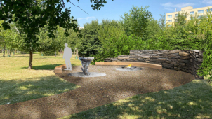 Na neředínském hřbitově dokončí Les vzpomínek