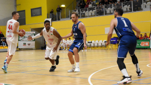 Basketbalisté BK REDSTONE prováhali úvod zápasu