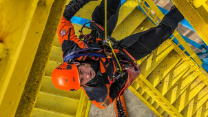 Hasiči nacvičovali záchranu osob z vyhlídkové věže v zoo