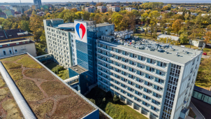 Muž chtěl skočit ze střechy. Drama ukončil vyjednavač