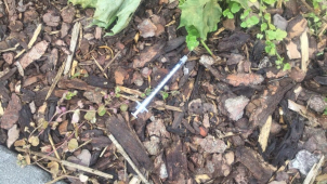 V ulicích Olomouce se povalovaly injekční stříkačky