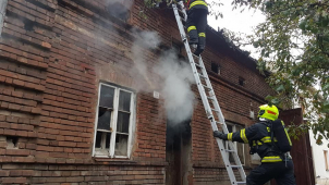 V Brodku u Přerova ve čtvrtek odpoledne hořel rodinný dům