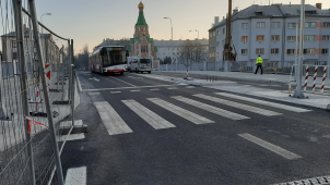 Práce kolem mostu v Komenského ulici pokračují