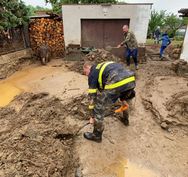 Hasiči obyvatelům radí, jak se zachovat po povodni