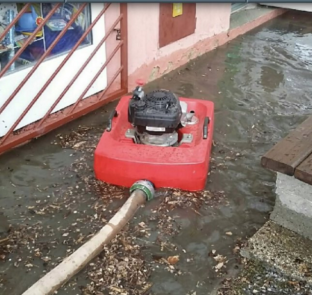 Krajští hasiči zasahují u následků silných dešťů