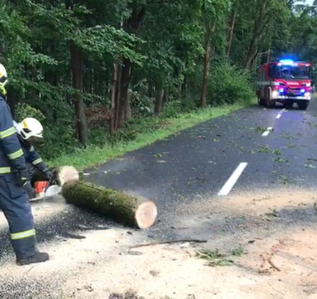Obrazem: Bouřky na Šternbersku a Šumpersku trápily obyvatele