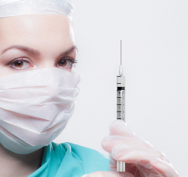 Vakcína bude mít zpoždění, dorazí nejdříve ve čtvrtek