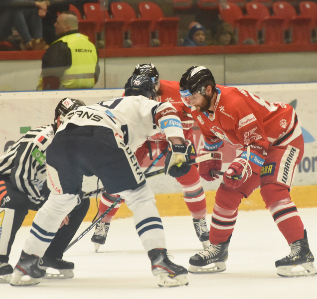 Hokejisté HC Olomouc ve Vítkovicích prohráli po prodloužení