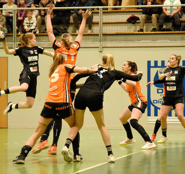 Házenkářky DHK Zora venku prohrály