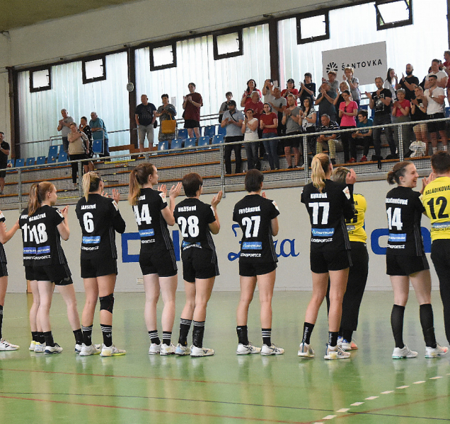 Zora první zápas vyhrála o čtyři branky