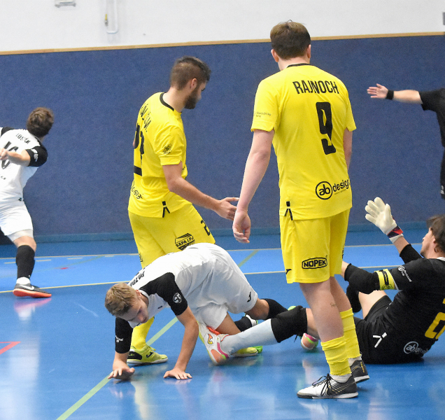 Dva hattricky a futsalisté SK UP slaví premiérovou výhru