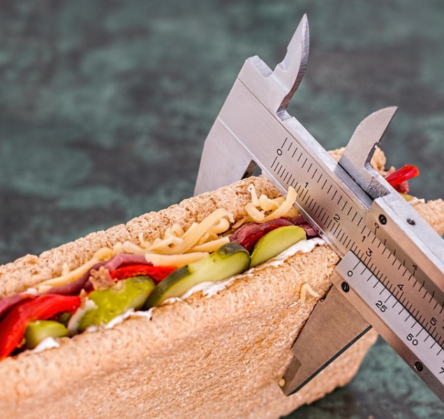 Slíbil dietu na míru, místo toho ji okradl o statisíce