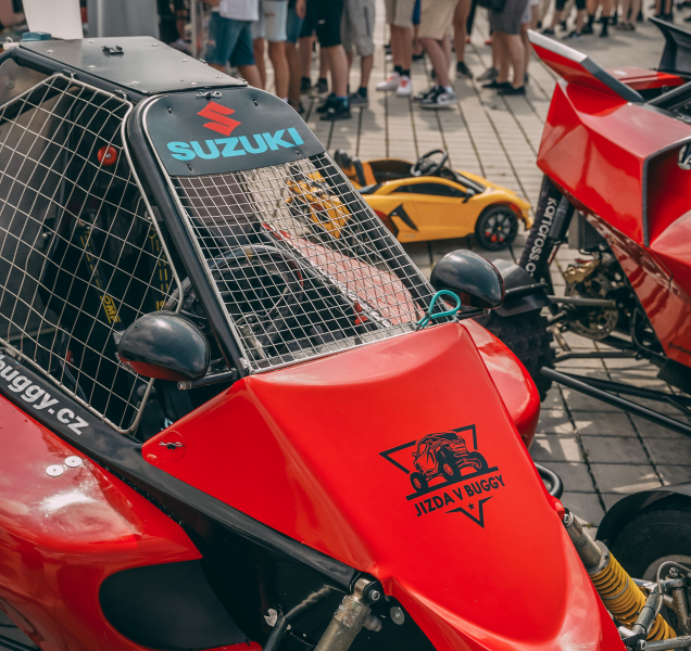 Luxusní závodní káry se sjedou k Šantovce