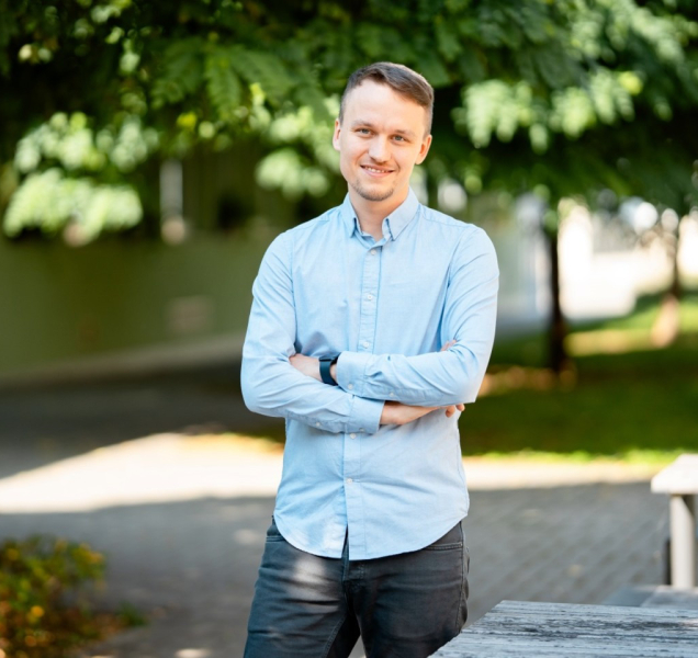 Dominik Kusý: Některé světlušky umí usmrtit i žábu