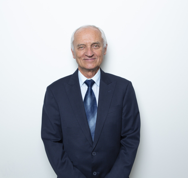 Lumír Hanuš: Řada lékařů se konopí bojí, přitom je univerzální lék