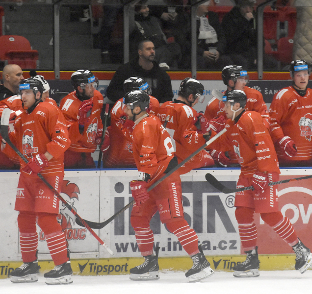 Hokejisté HC Olomouc zlomili Vary v závěru