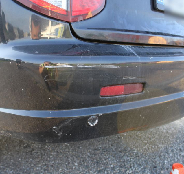 Opilý řidič v Uničově naboural při parkování do jiného auta