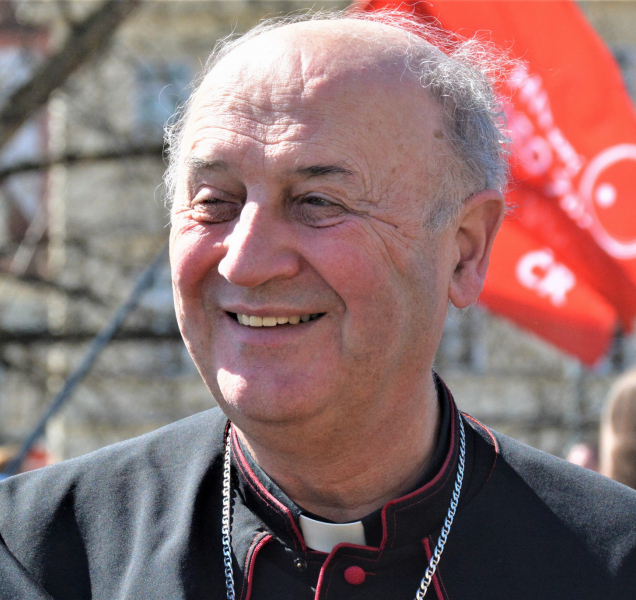 Arcibiskup Graubner se angažuje ve věci úhrad pojišťoven