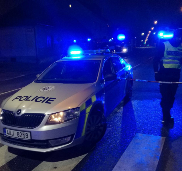 V Hranicích v noci přejeli chodce, událost se vyšetřuje