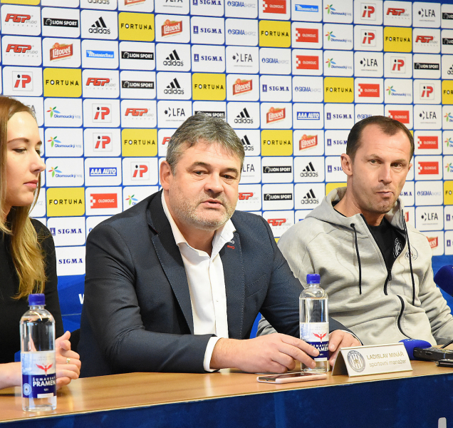 Je strašně těžké něco předjímat, řekl Minář