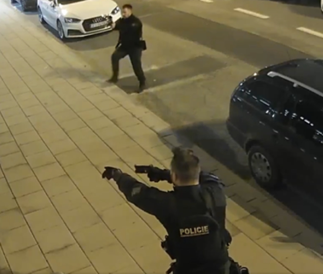 S nožem v ruce zaútočil na policisty