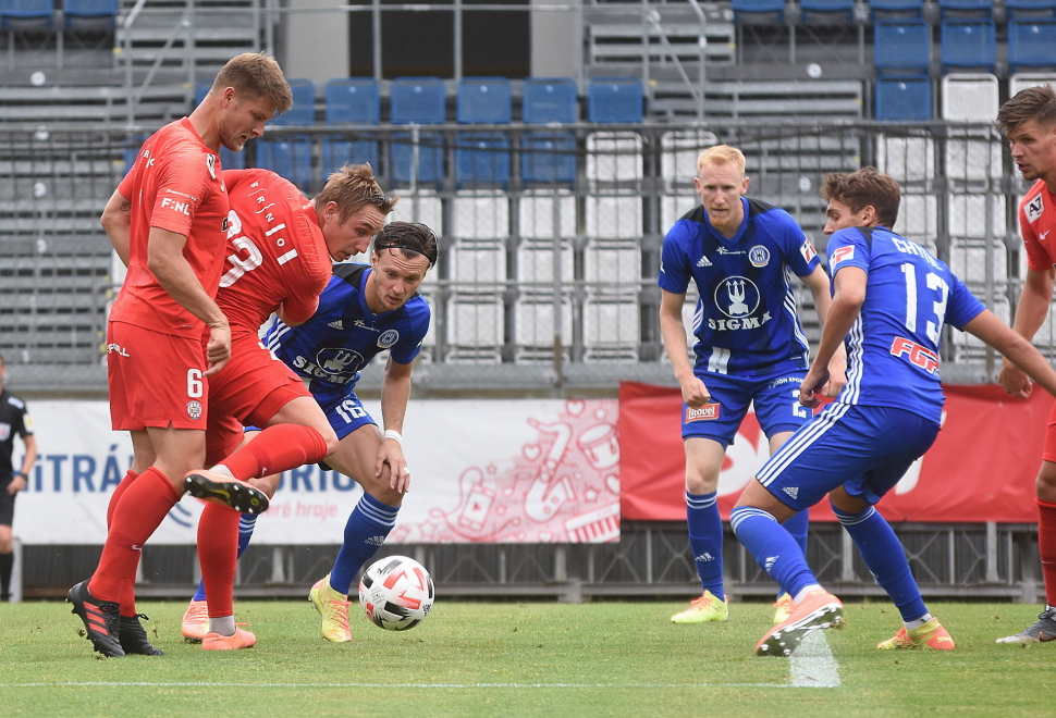 Nakažené objevily testy v Bohemians, na Baníku a Budějovicích