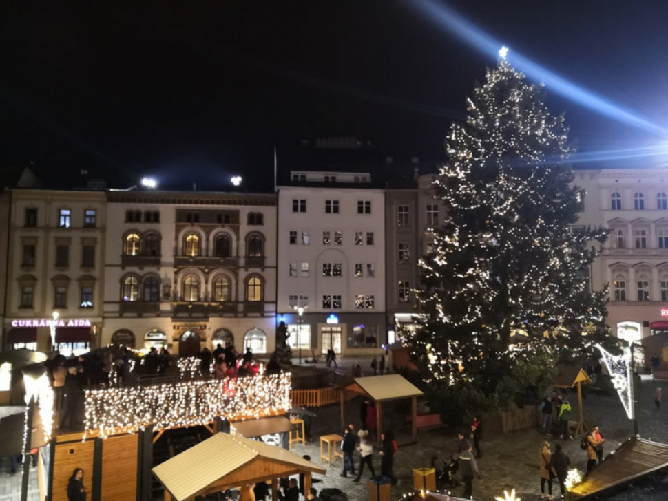 Hanáček rozsvítil Horní náměstí v Olomouci