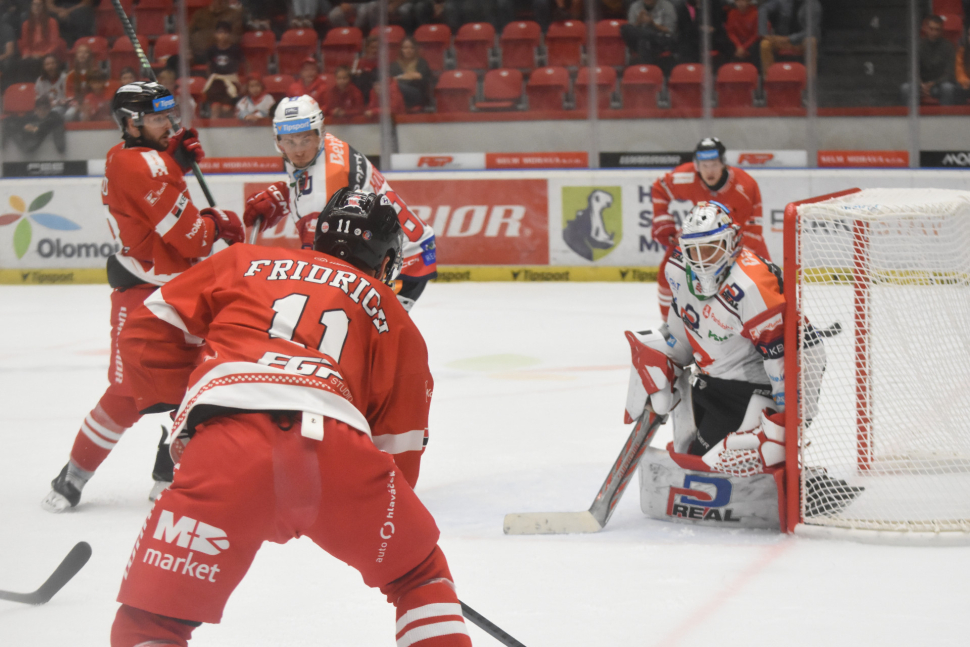 Hokejisté HC Olomouc si poradili s Budějovicemi